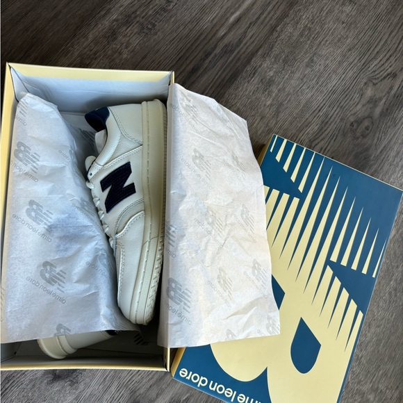 NWOT New Balance x Aime Leon Dore White Navy T500 - Picture 8 of 9